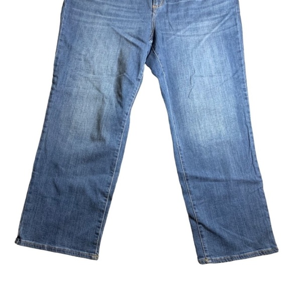 Universal Thread High Rise Straight Leg Jean - Picture 5 of 8
